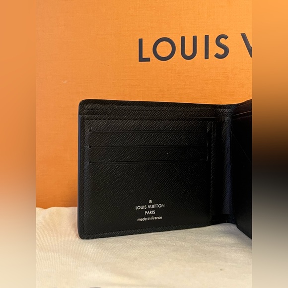 LV Limited Edition Wallet - Picture 10 of 10